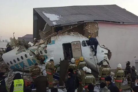 Названы возможные причины крушения самолета в Казахстане.