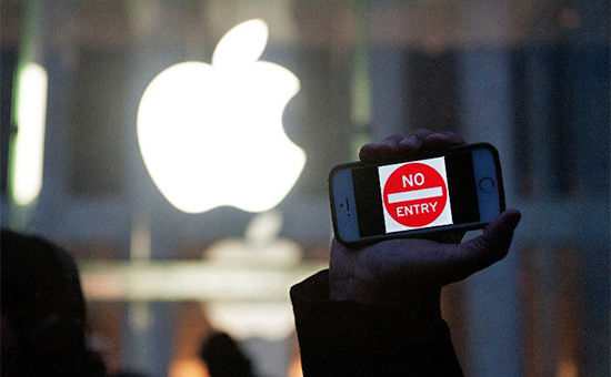 Инженеры компании Apple готовят новые меры безопасности, которые затруднят представителям властей взламывать iPhone.