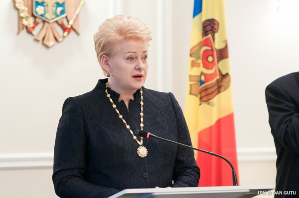 Dalia Grybauskaitė a declarat că cetăţenii Republicii Moldova pot fi convinşi, prin comparaţie, că reformele sunt necesare. Foto: ipn.md