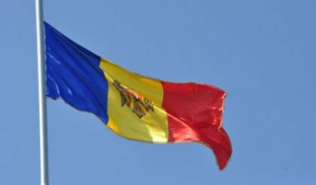 День государственного флага учрежден 23 апреля 2010 года.
