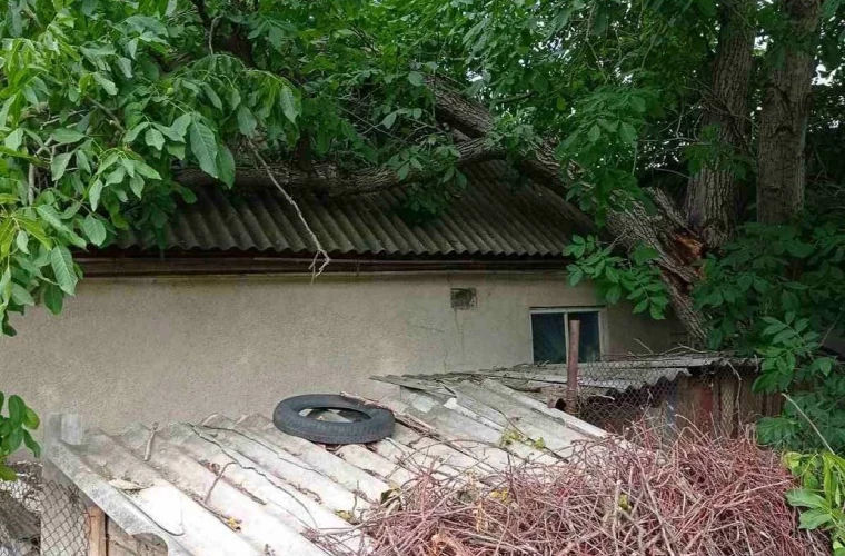 В Каменке продолжают ликвидировать последствия непогоды.