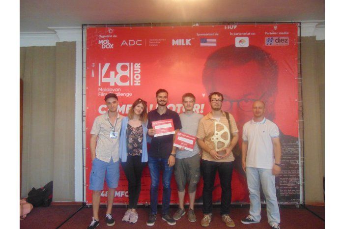 Премия включает 5000 долларов, а также материалы и оборудование для создания кинопродукции с условием, что она должна создаваться в Молдове.