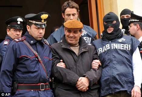 Итальянские власти потребовали от ресторанов убрать все упоминания о мафии.