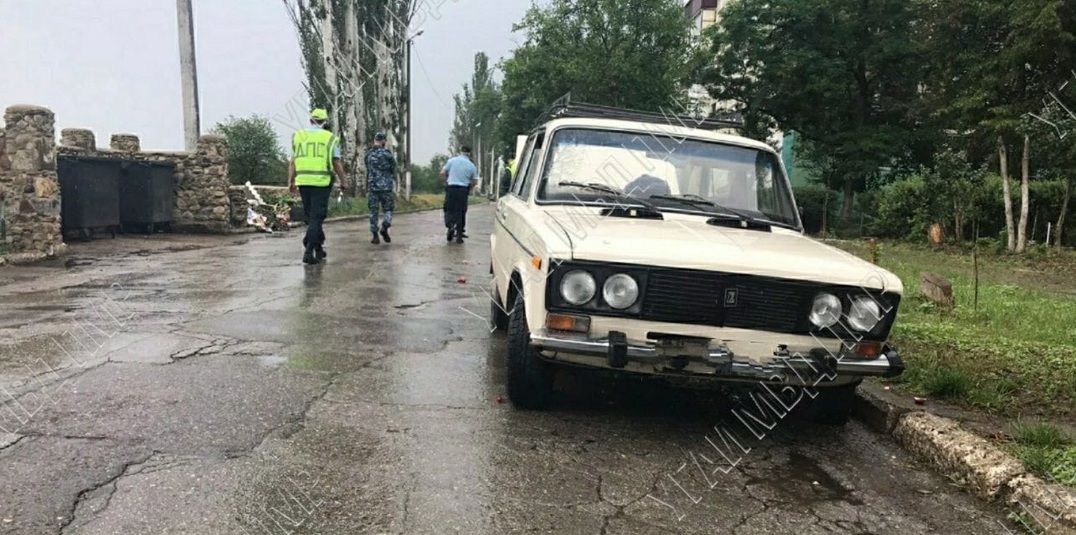 В Бендерах подросток попал под колёса автомобиля.