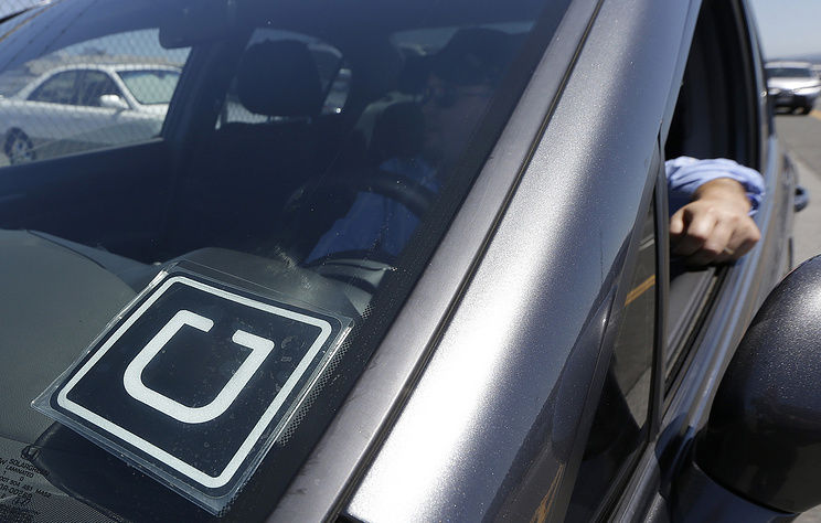 Власти Нью-Йорка временно прекратят выдачу лицензий водителям Uber. Фото: AP Photo