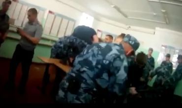 Потерпевший по делу о пытках в ярославской колонии объявил голодовку.