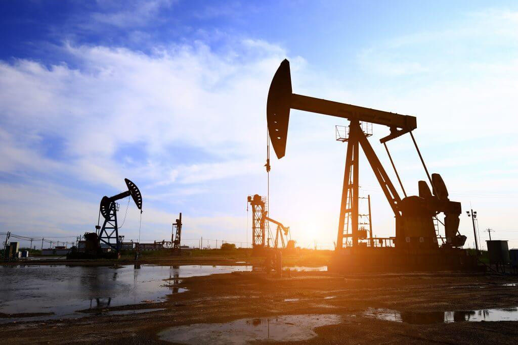 Мировые цены на нефть снизились на 5-6%.