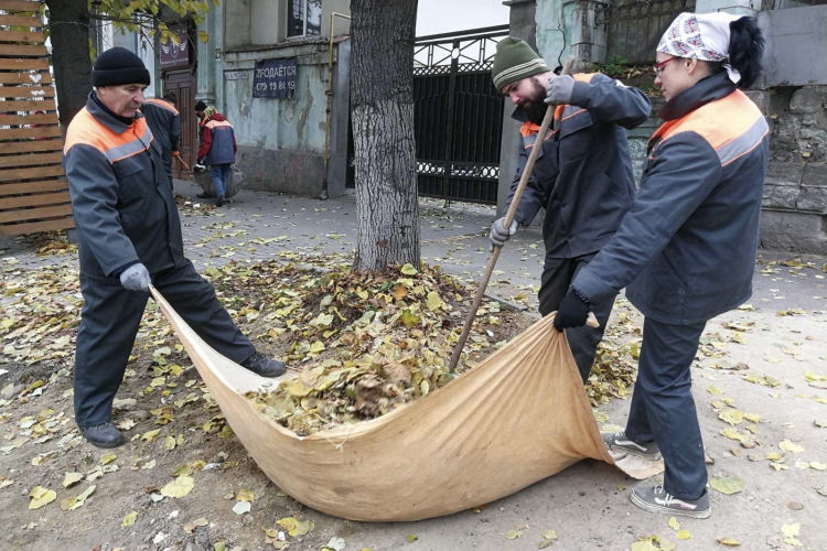 Начинается осенняя кампания по уборке в муниципии Кишинев.