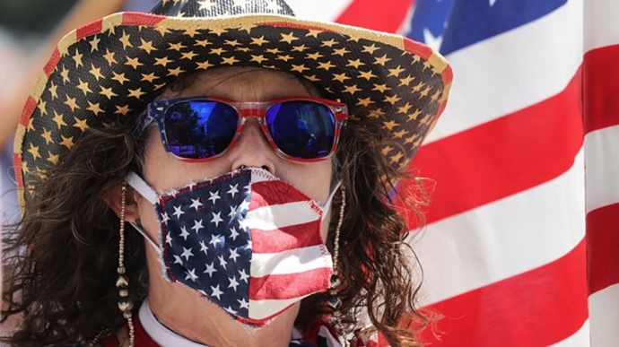 Число случаев COVID-19 в США за сутки выросло на 44 тысячи.