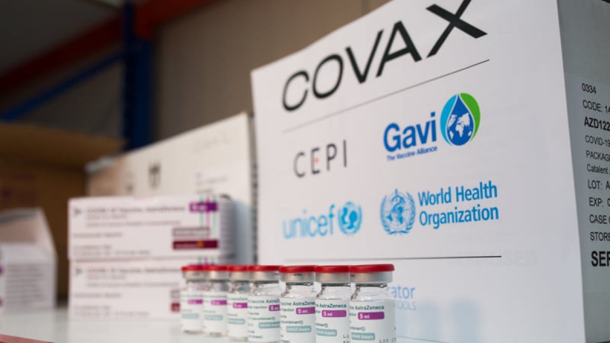 Еще 1273 медицинских работника были вакцинированы от COVID-19.
