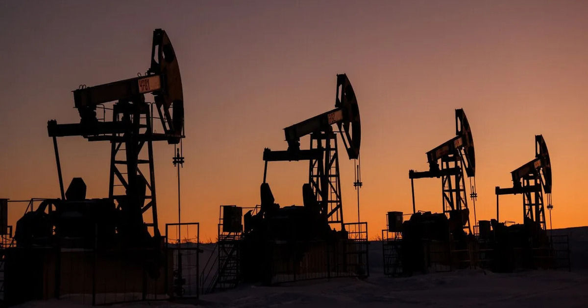 Гражданина Латвии обвиняют в обходе санкций при покупке российской нефти.