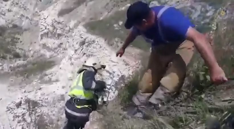 В Единецком районе спасли двух коз, упавших в карьер у села Фетешты.