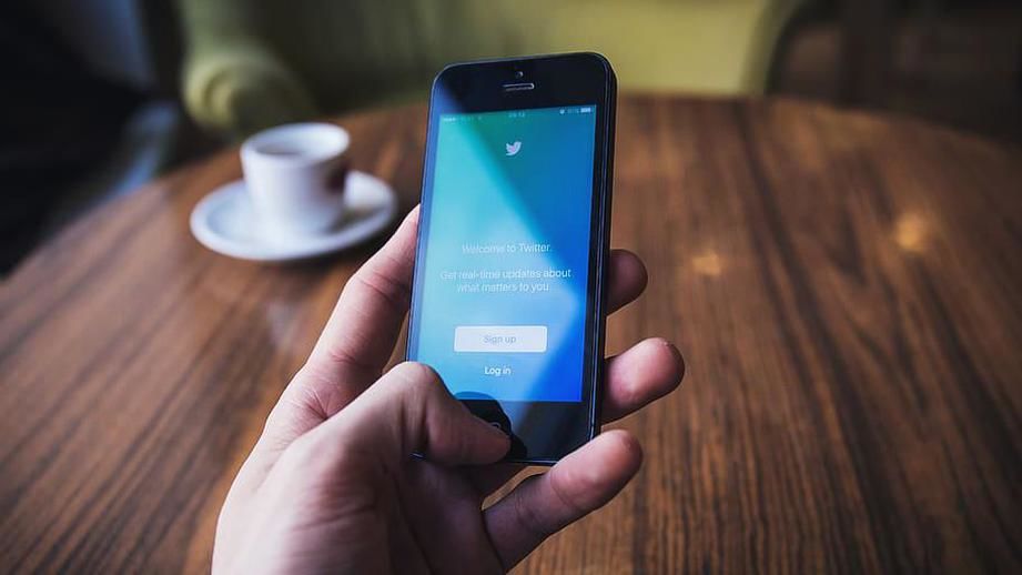 Twitter усложнил способ ретвита перед выборами президента США. Фото: 360tv.ru.