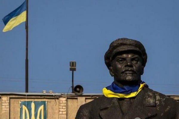 Настоящей целью декоммунизации на Украине является изменение сознания населения страны. 
