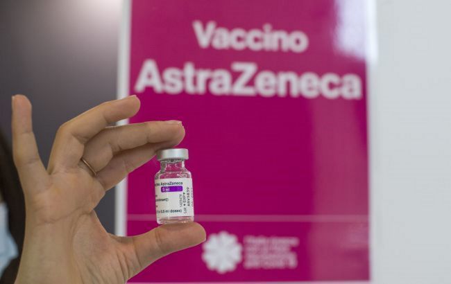 AstraZeneca заявила об эффективности своей бустерной дозы против "Омикрона".