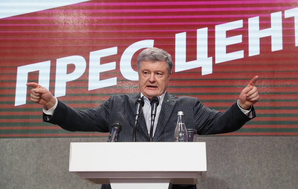 Порошенко зовет Зеленского на дебаты 14 апреля.
