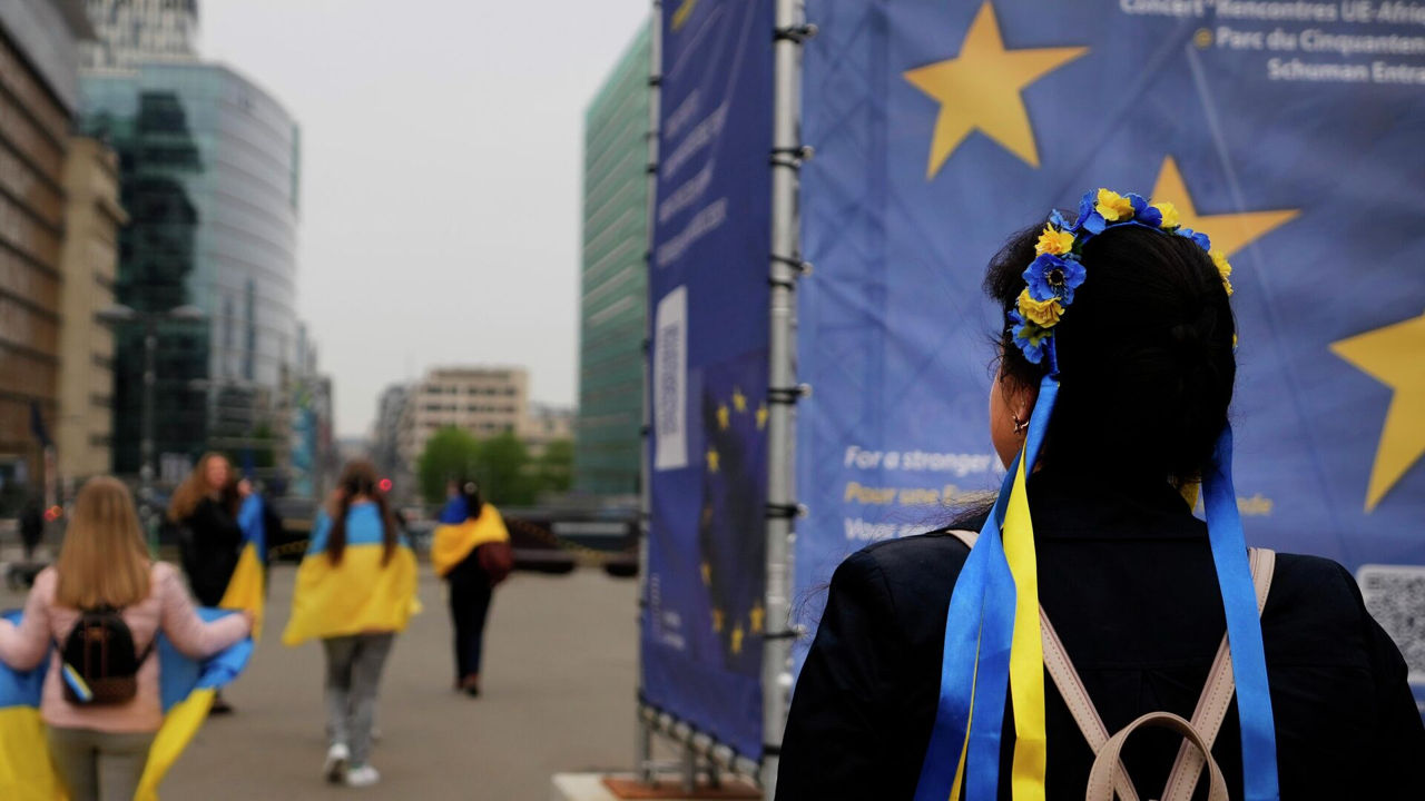 Европа возвращает украинцев домой: новые сюрпризы для беженцев.
