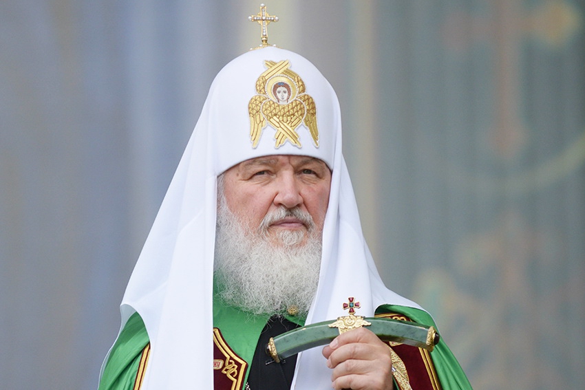 Патриарх напомнил, что "мы с вами имеем пример страны, в которой мы все с вами жили, — могущественная сверхдержава с огромными ресурсами, интеллектуальными, природными."