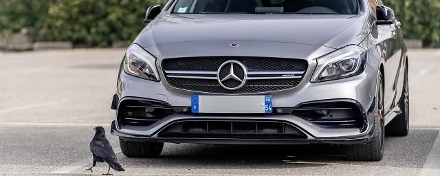 Клиенты Mercedes-Benz более года не могут получить свои автомобили из-за дефицита чипов.