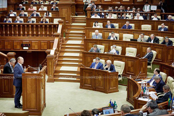 Parlamentul a adoptat astăzi o Hotărâre cu privire la cei zece deputați care și-au depus mandatul. Foto: unimedia.info