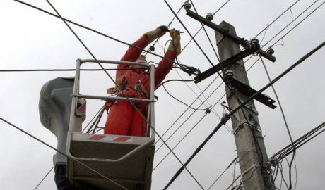 Pentru înlăturarea operativă a defecţiunilor au fost mobilizate 54 de echipe mobile.Foto: jurnalul.ro