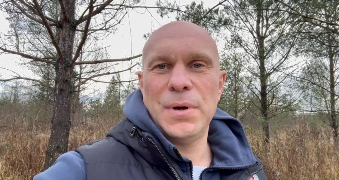 В последние дни Кива снимал ролики и принимал меры безопасности.