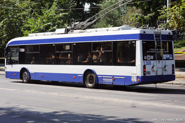 Toate troleibuzele care circulă pe bulevardul Ştefan cel Mare şi Sfânt vor fi redirecţionate, în perioada 22 iunie-3 iulie, pe strada Bucureşti, în ambele direcţii.