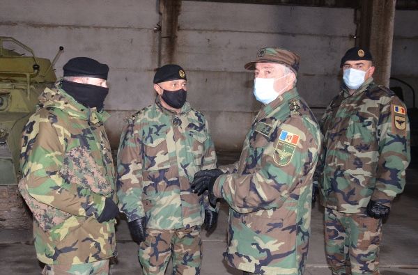 Министр обороны проверил уровень подготовки саперов к зиме.