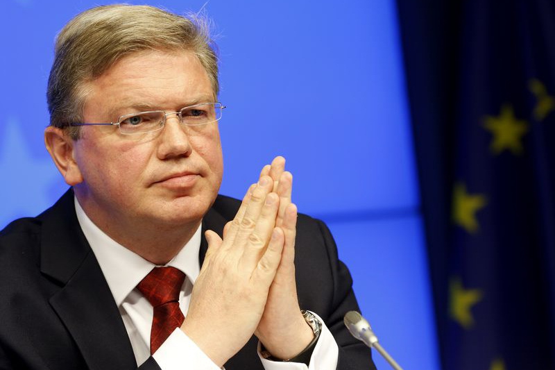 Правительство Украины в четверг постановило приостановить подготовку к заключению соглашения об ассоциации с Евросоюзом.