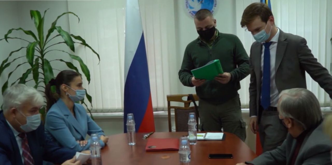 Молдавские поисковики вернут медаль солдата его родным в России.