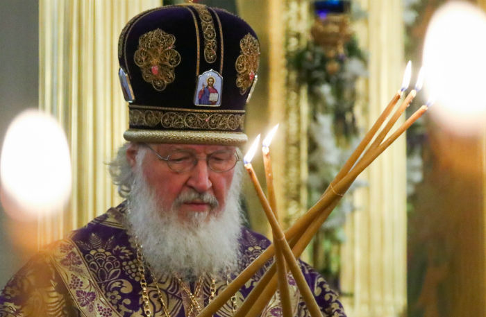 Патриарх Кирилл призвал верующих не посещать храмы во время эпидемии.