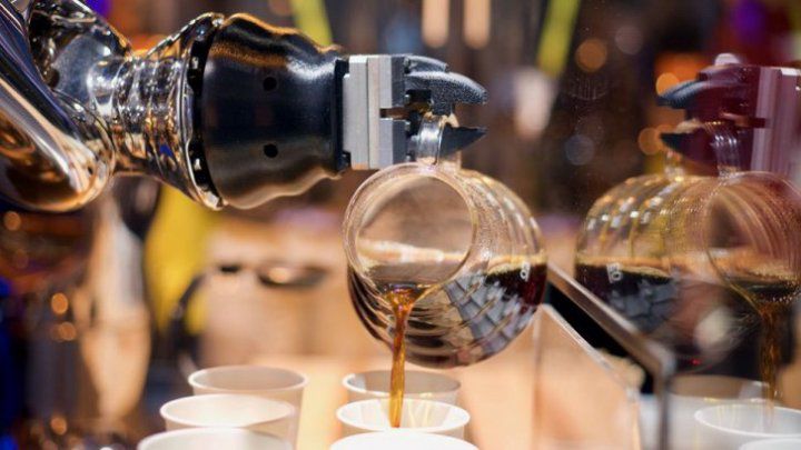 Olanda, țara viitorului. Oamenii au fost înlocuiţi cu roboţi