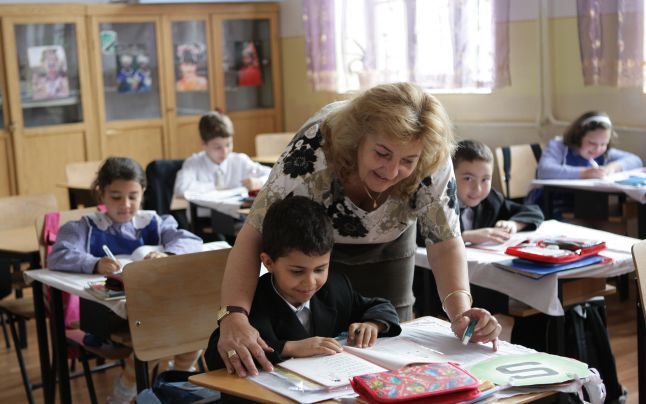 Numărul cadrelor didactice şi a instituţiilor de învăţămînt, în scădere. Foto: adevarul.ro