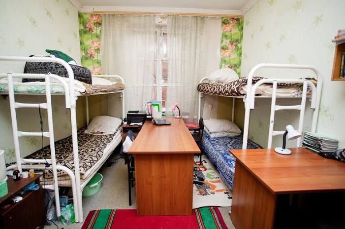В Молдове сотни студентов перед началом занятий узнали, что не получат место в общежитии.