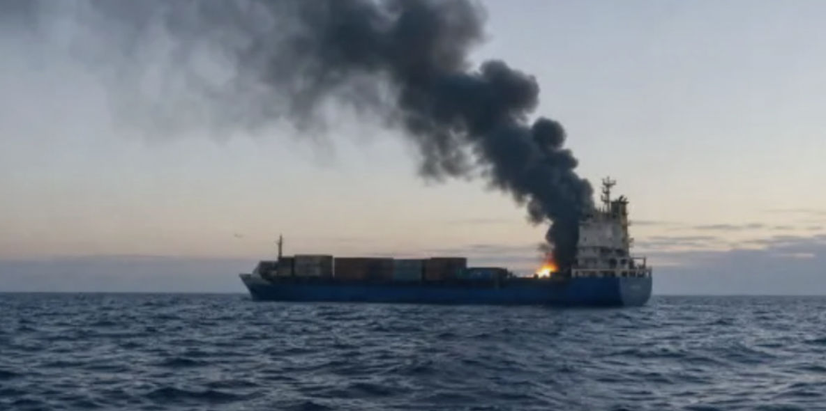 Украина потопила российский контейнеровоз в Черном море.
