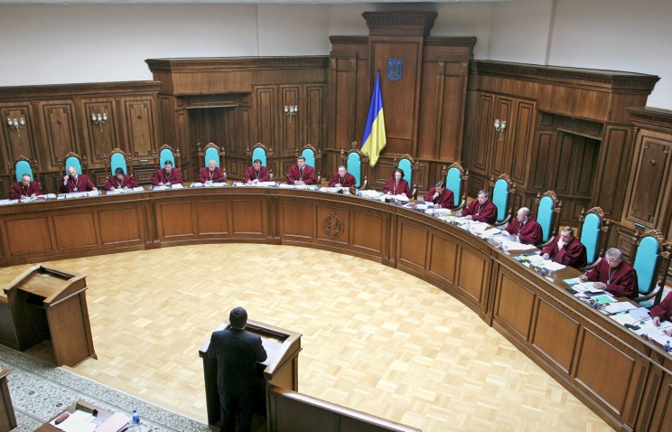 В Конституционный суд Украины поступило обращение Центризбиркома страны с просьбой разъяснить, может ли быть избран президентом государства гражданин с непогашенной и неснятой судимостью за умышленное преступление. Фото: ИТАР-ТАСС/Владимир Синдеев