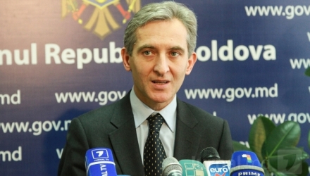 După ședință, premierii celor trei state vor susţine o conferință comună de presă.