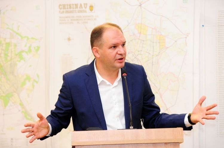 Фракция "Платформы DA" упрекнула Чебана в повторении практик Плахотнюка.