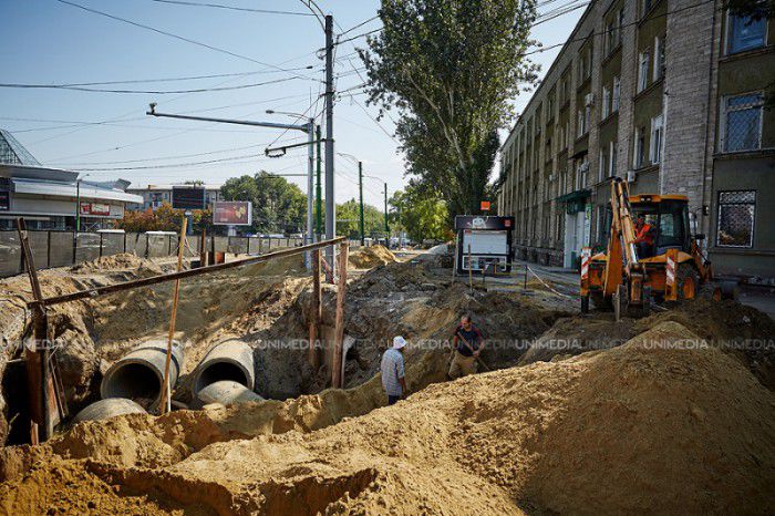 Reconstrucția străzii Negruzzi din Capitală durează de luni bune.