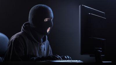 Hackerul descris detaliat modul în care a reuşit să scoată baza de date. Foto: inquisitr.com