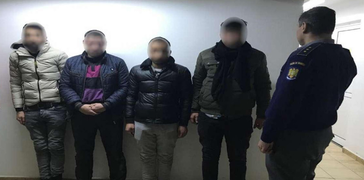 В Румынии задержали молдаванина и трех граждан Турции.