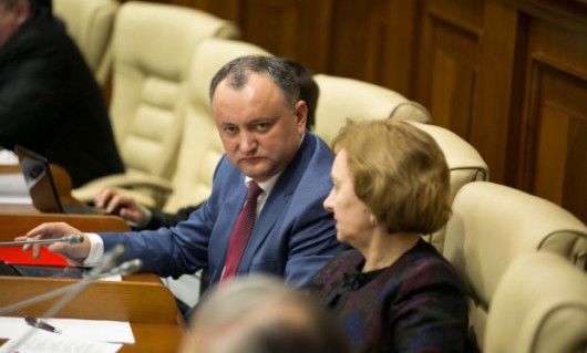 Dodon a arătat, pe parcursul anilor, că este un tupeist fără pereche atunci când vine vorba de propriile ambiţii şi interese