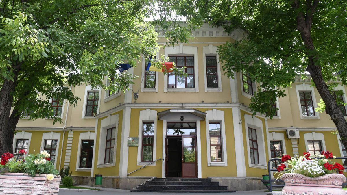 Совет по предупреждению дискриминации: Профессор ГУМФ домогался подчиненной.