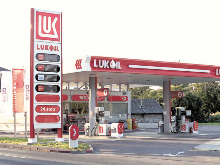 Lukoil contestă sechestrul de două miliarde de euro, pus de procurori. Foto: zf.ro