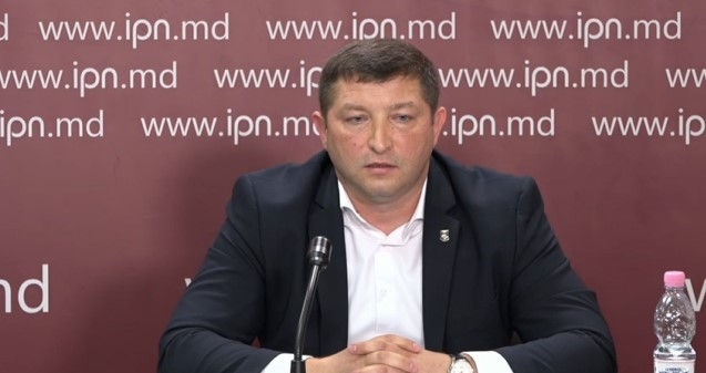 Суд обязал Минюст выдать лицензию адвоката бывшему прокурору Попову.