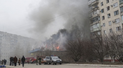 Un cetăţean ucrainean reţinut pentru implicarea în atacul de la Mariupol a mărturisit că focul a fost deschis de artileria rusă.