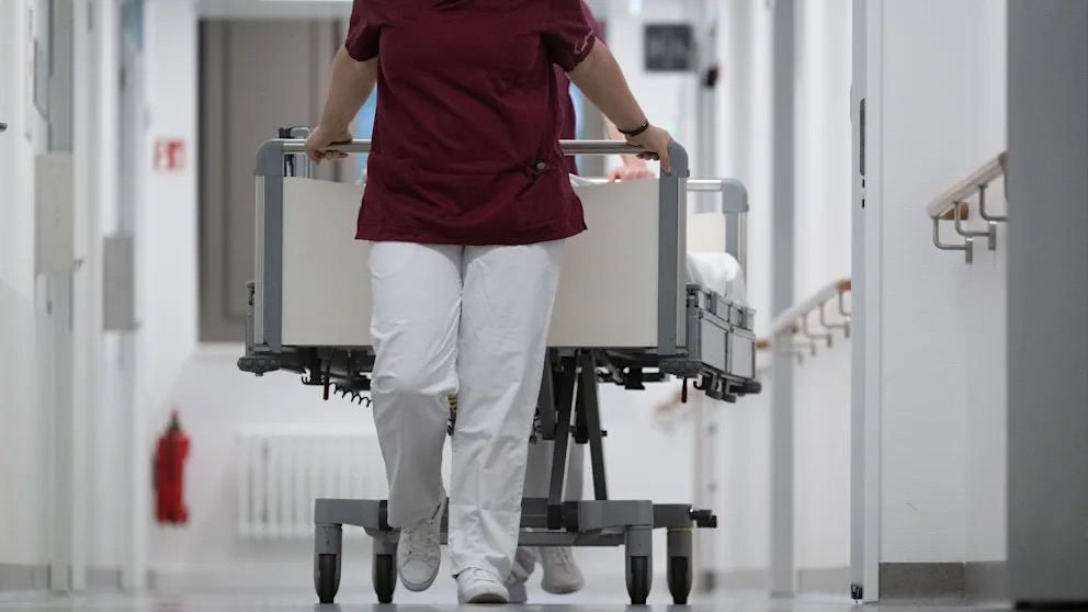 Angajații spitalelor și azilelor de bătrâni din Germania au declanșat o grevă.