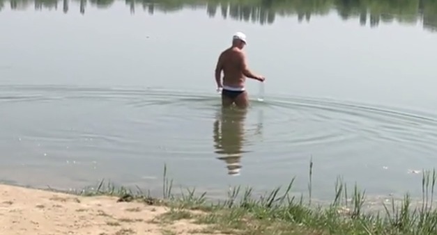 В озерах Кишинева и в реке Днестр купание и загорание запрещено. 
