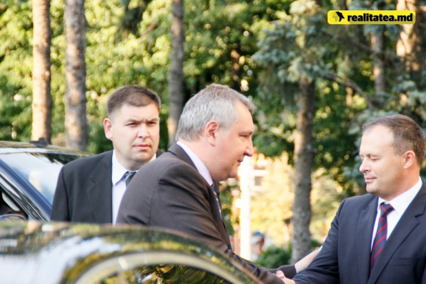 Candu nu a oferit prea multe detalii despre întrevederea cu Rogozin. Foto: realitatea.md
