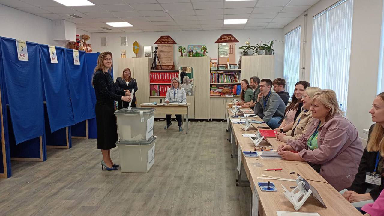 Moldova a înregistrat un nou record de prezență la alegerile din România: Peste 91.000 de voturi.